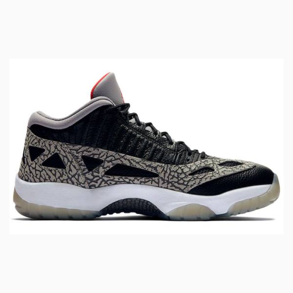 Nike Low IE Tennarit Miesten Air Jordan 11 Mustat | JD-850YI