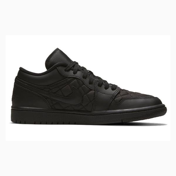 Nike Low Triple Black Quilted Tennarit Naisten Air Jordan 1 Mustat | JD-682HK