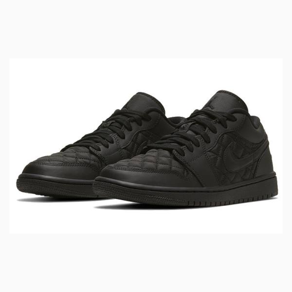 Nike Low Triple Black Quilted Tennarit Naisten Air Jordan 1 Mustat | JD-682HK