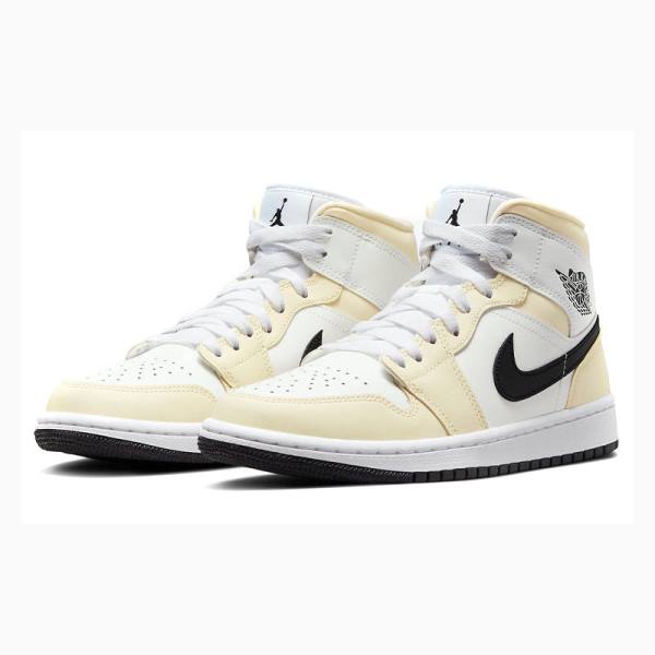 Nike Mid Coconut Milk Koripallokengät Naisten Air Jordan 1 Valkoinen Mustat | JD-380NB