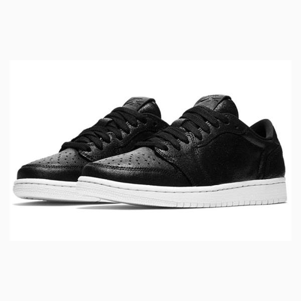 Nike Retro Koripallokengät Naisten Air Jordan 1 Mustat Valkoinen | JD-809RN